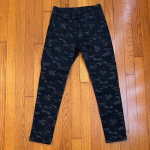 BEVY FLOG Stylish Black Camo Women's Cropped Drawstring Pants